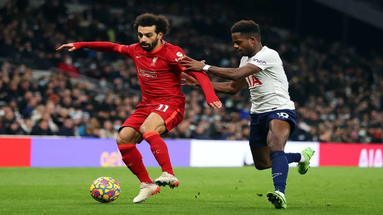 موعد مباراة ليفربول وتوتنهام والقنوات الناقلة واسم معلق المواجهة المرتقبة